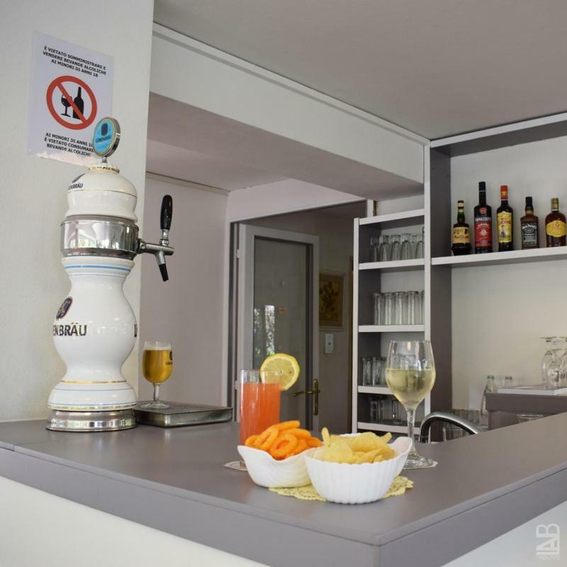 Hotel Ville De Paris Riccione Exterior photo